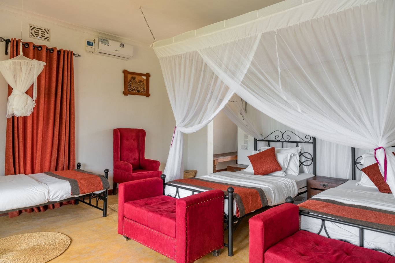 Dreibettzimmer mit zwei Einzelbetten